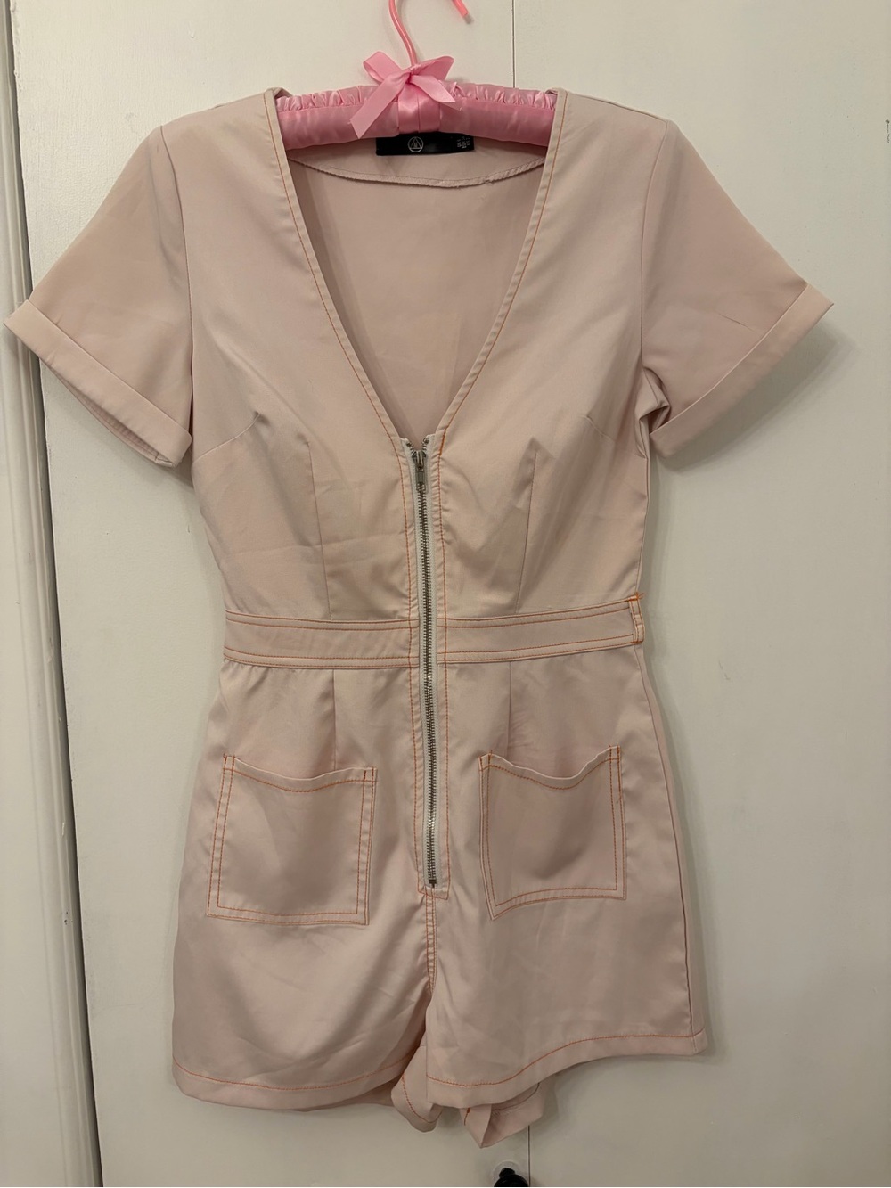 Women’s Off-White Short Sleeve One-Piece Romper with Front Zip
